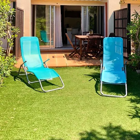Super Cap D Avec Jardin Et Piscine A 2 Pas De La * Агд